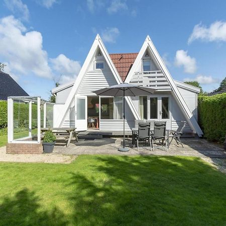 Cozy Holiday Home With Garden Sint Maartensvlotbrug Екстериор снимка