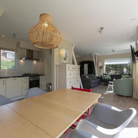 Cozy Holiday Home With Garden Sint Maartensvlotbrug Екстериор снимка