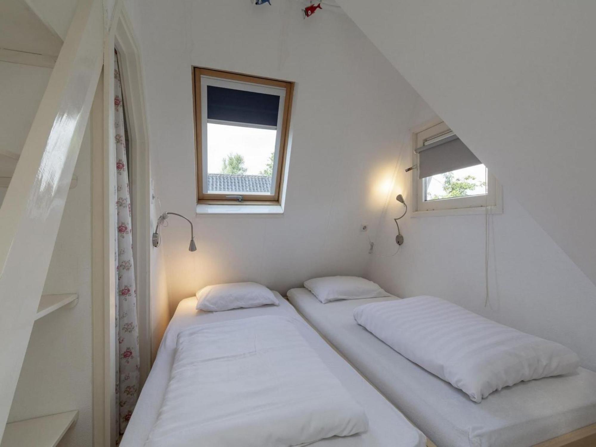 Cozy Holiday Home With Garden Sint Maartensvlotbrug Екстериор снимка