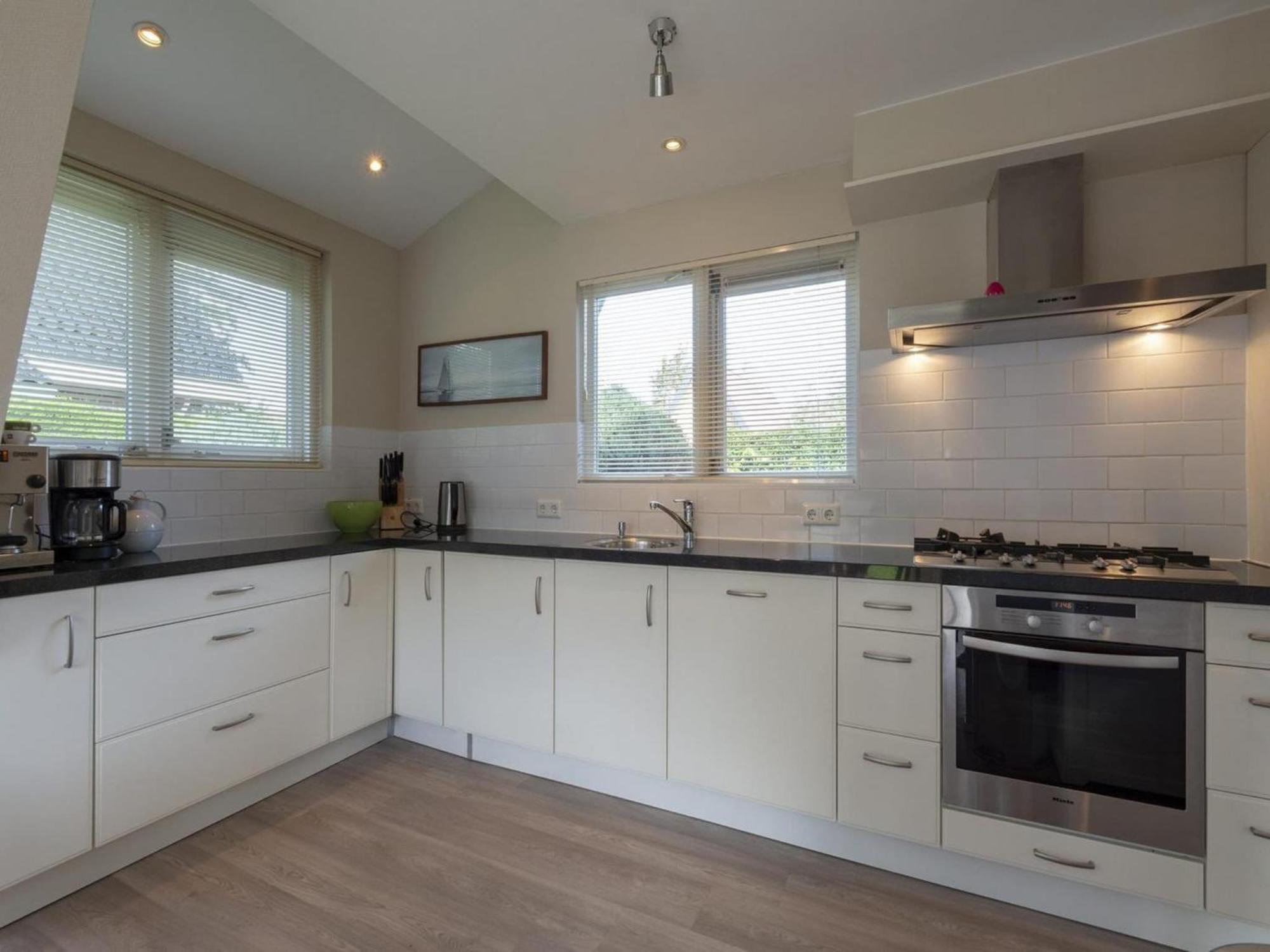 Cozy Holiday Home With Garden Sint Maartensvlotbrug Екстериор снимка
