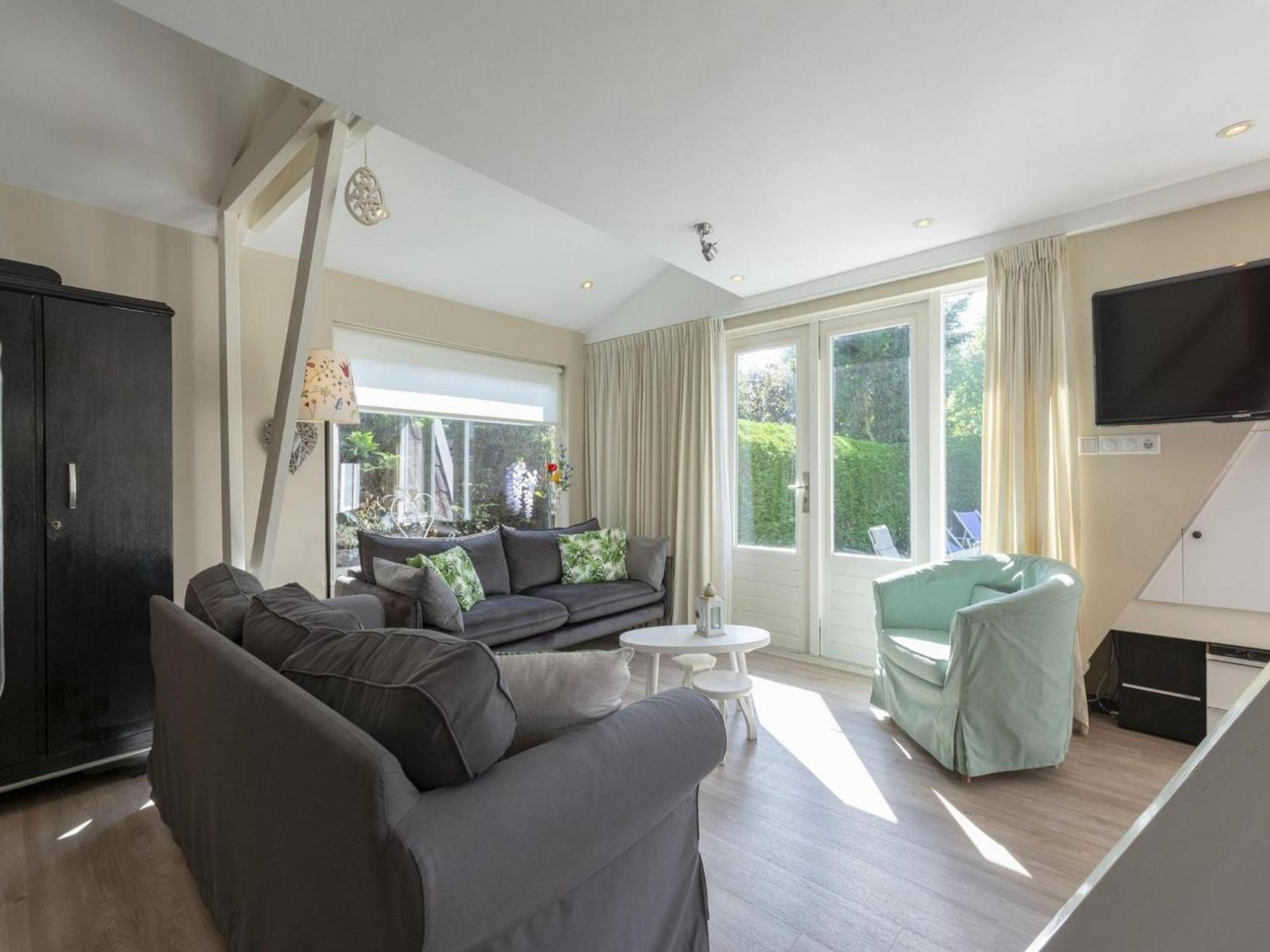 Cozy Holiday Home With Garden Sint Maartensvlotbrug Екстериор снимка