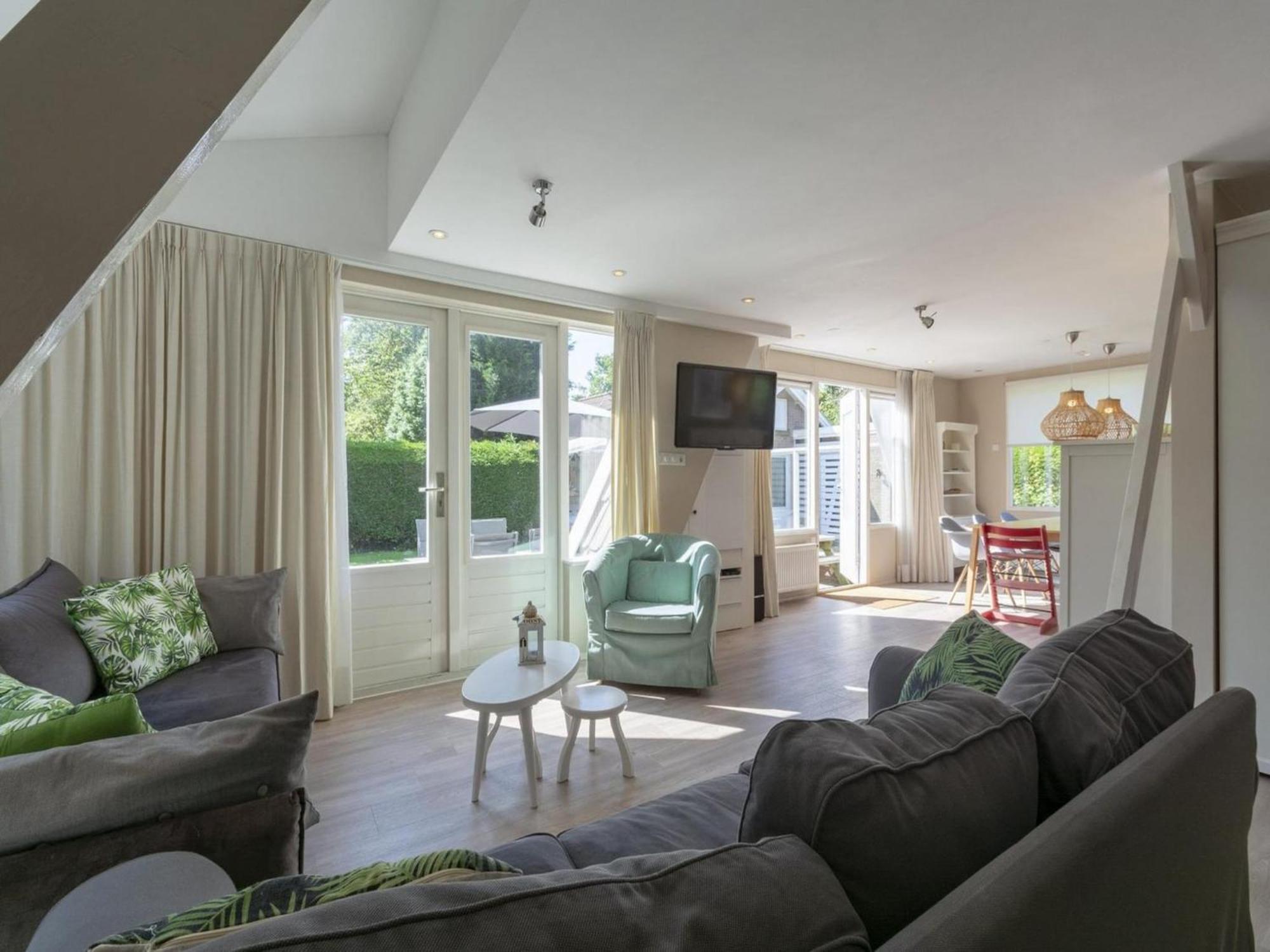 Cozy Holiday Home With Garden Sint Maartensvlotbrug Екстериор снимка