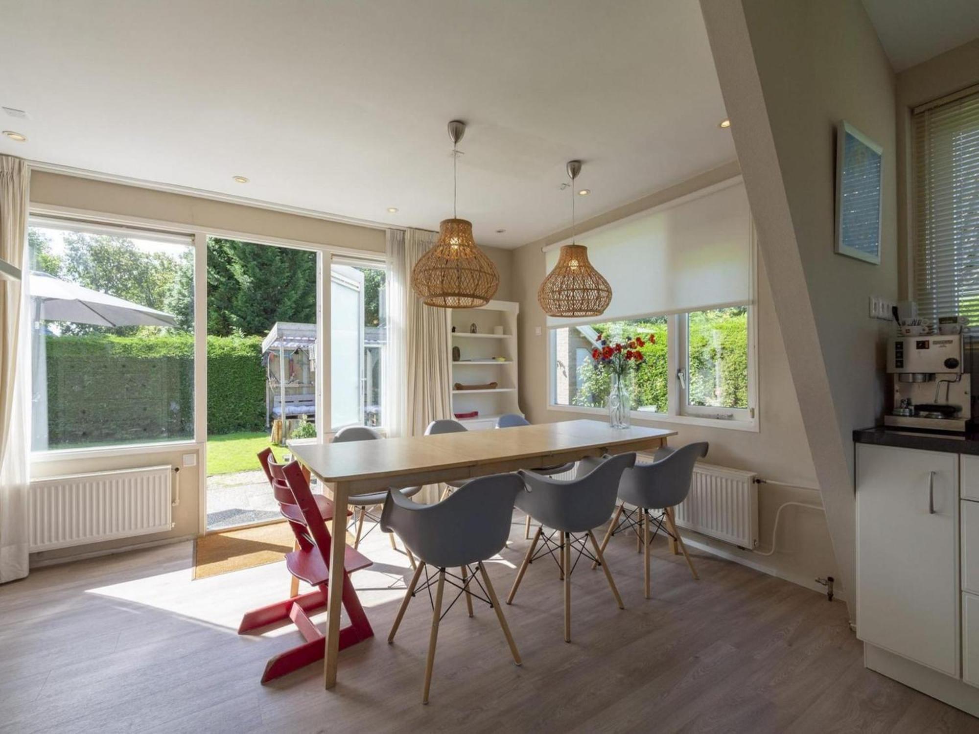 Cozy Holiday Home With Garden Sint Maartensvlotbrug Екстериор снимка